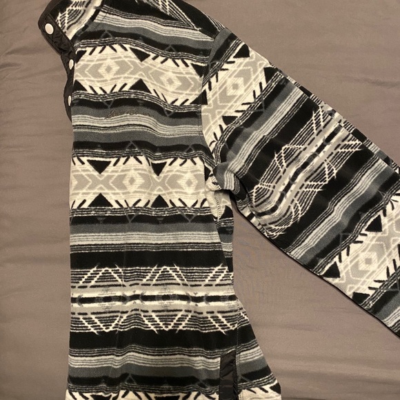 Eddie Bauer Pullover - Picture 3 of 5